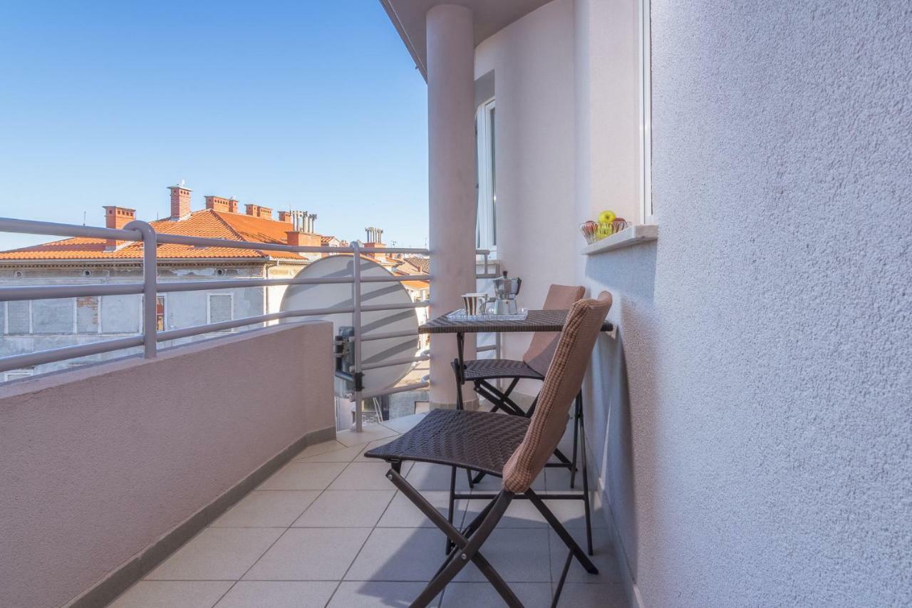 Apartment Monte Zaro Pula Exterior photo