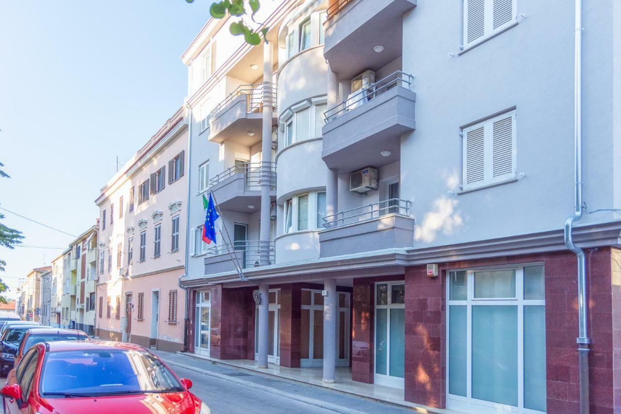 Apartment Monte Zaro Pula Exterior photo
